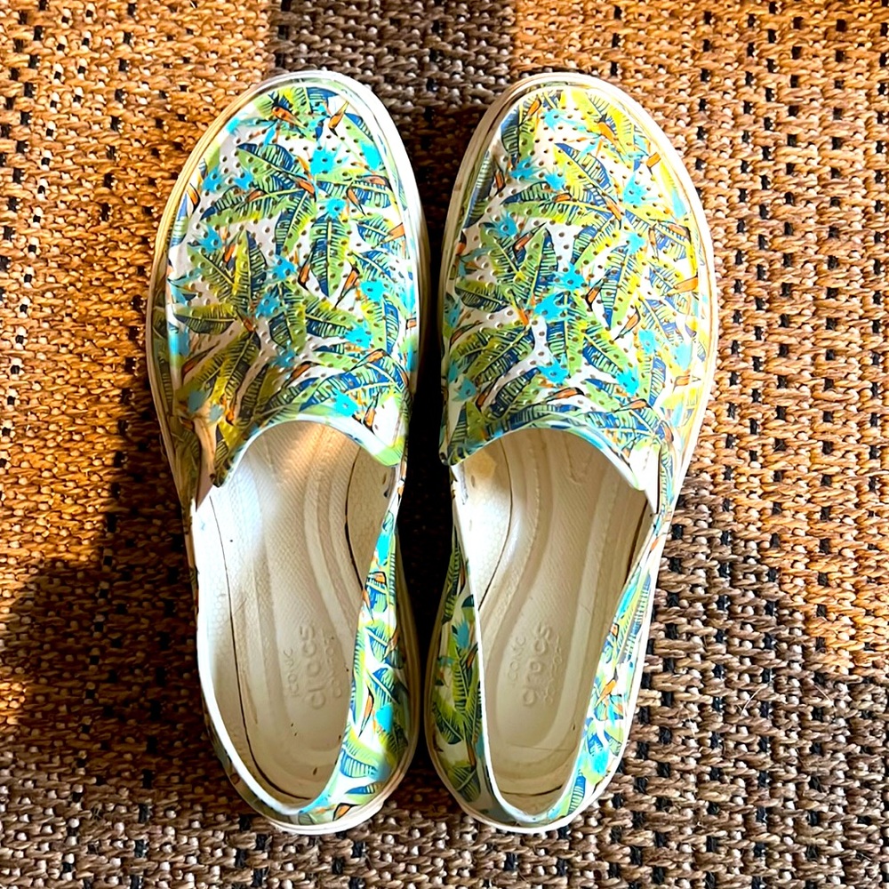 CROCS- used slip on